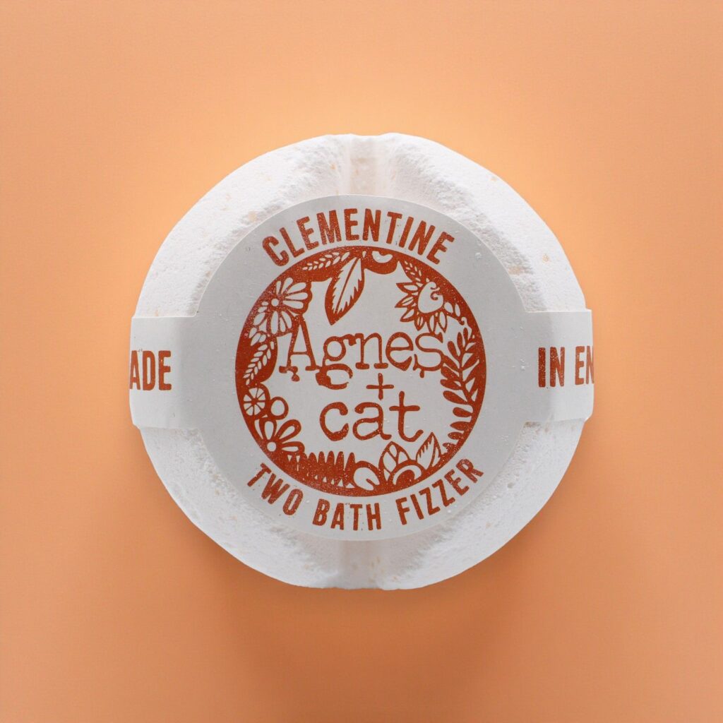 Agnes + Cat Badebombe – Clementine (Display)