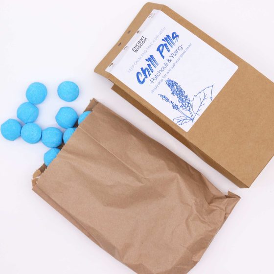 Chill Pills Badebomber 350g - Ylang & Patchouli - Billede 2