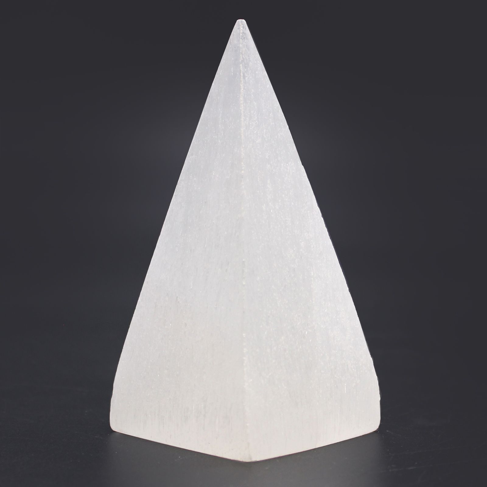 Selenitpyramide – 10 cm