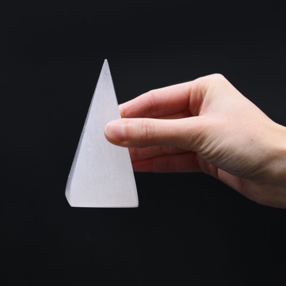 Selenitpyramide – 10 cm - Billede 2