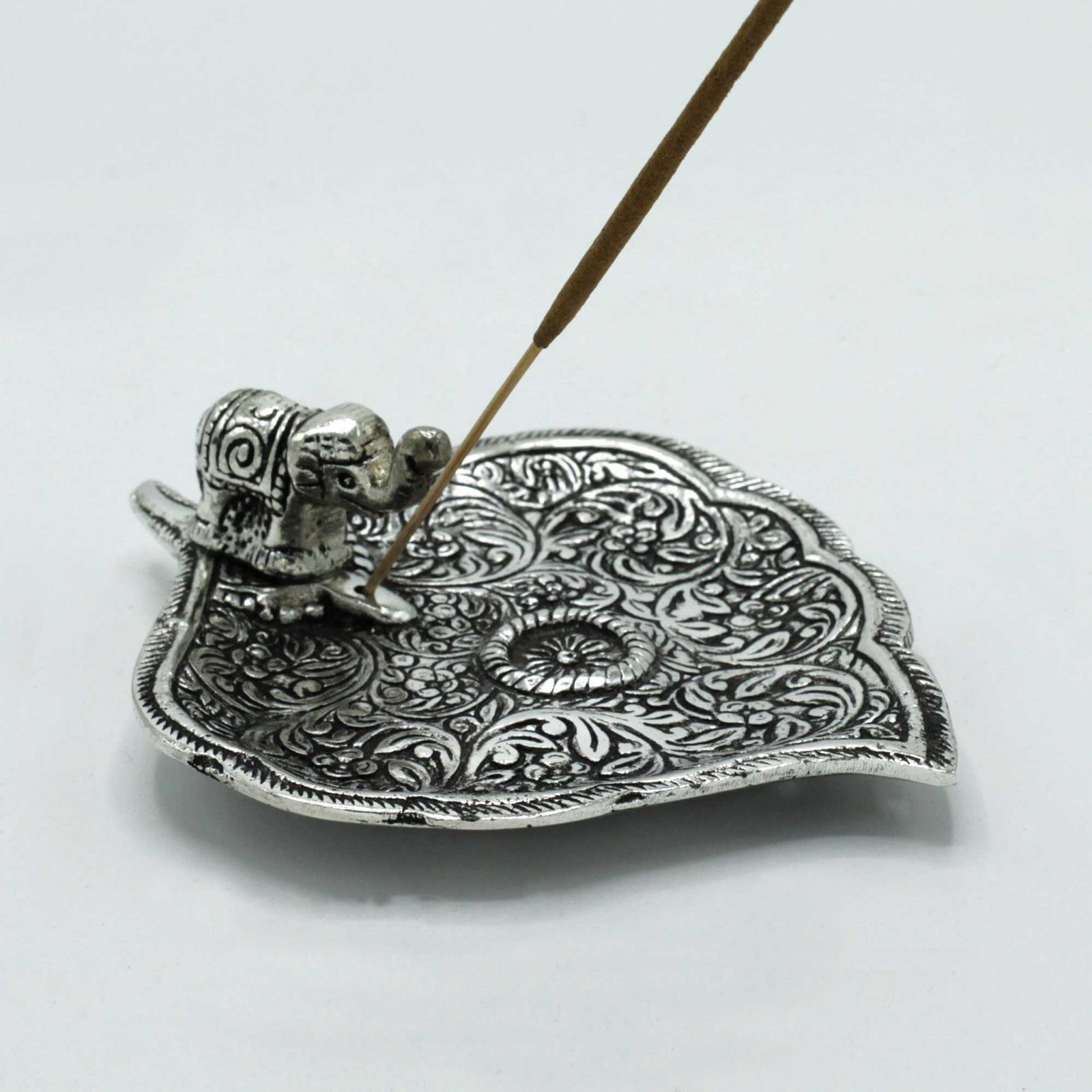 Poleret aluminium røgelsesholder – Elephant Leaf (11 cm)