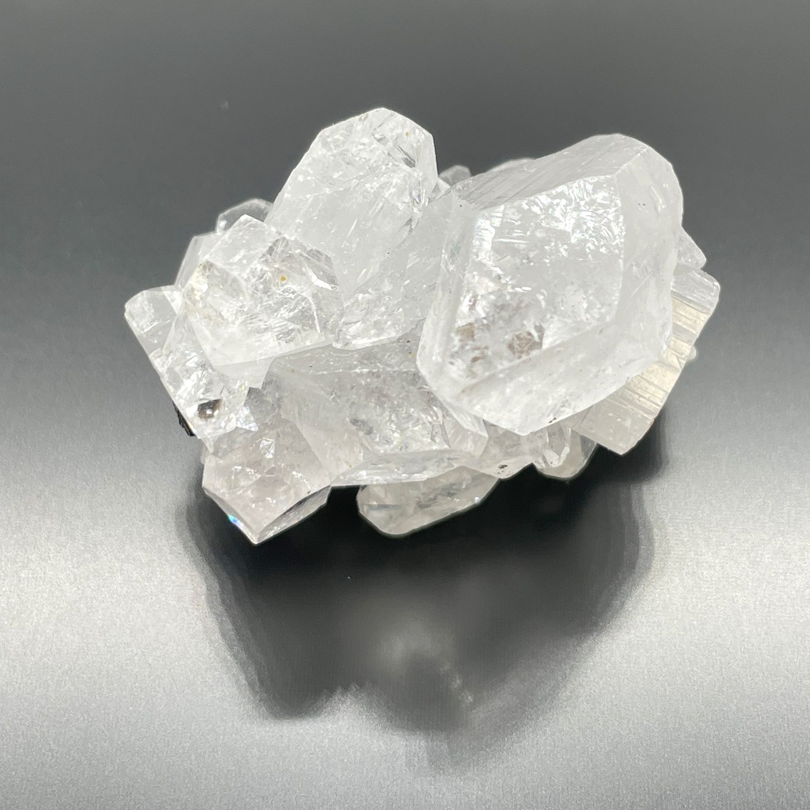 Hvide apophyllit-clusters – 20–30 mm
